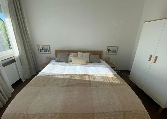 Sharon's Oasis 公寓 *